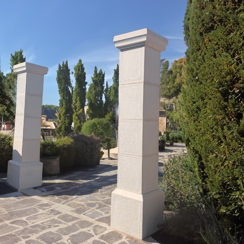 Pilier Saint Emilion en pierre massive