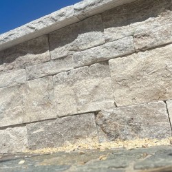 Bloc Mur Travertin Silver finition vieillie