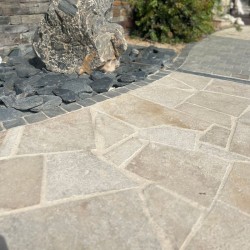 Opus Incertum Travertin Beige Mix finition vieillie tambour