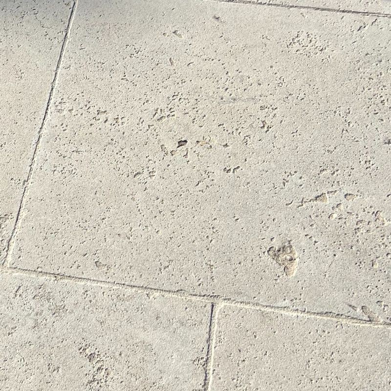 Marche Travertin Beige Mix finition vieille texture