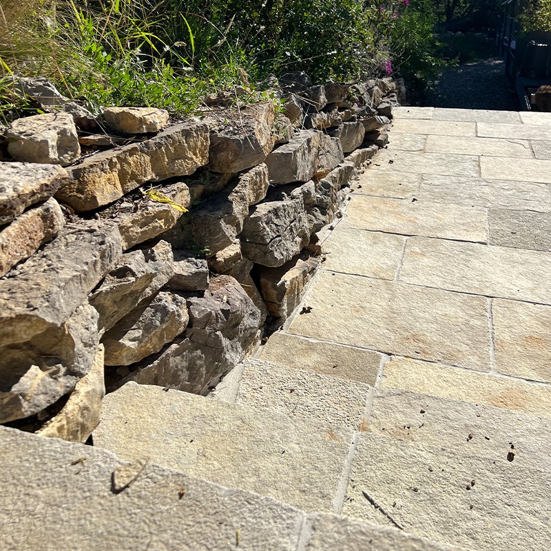 Dallage Yellow Stone finition naturelle vieillie