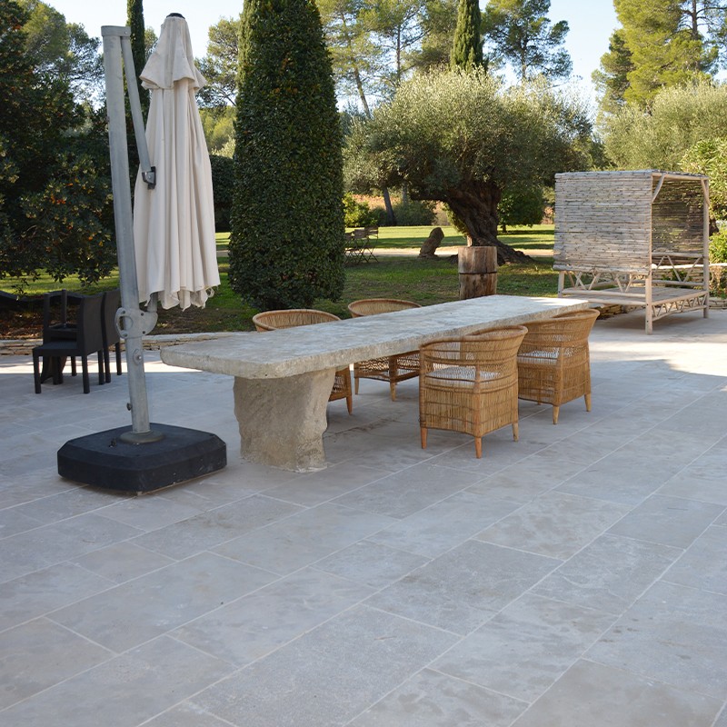 Dallage Montpellier Beige Mix finition antiquaire